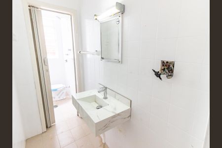 Casa à venda com 220m², 4 quartos e 3 vagas Casa à venda com 220m², 4 quartos e 3 vagasBanheiro 2