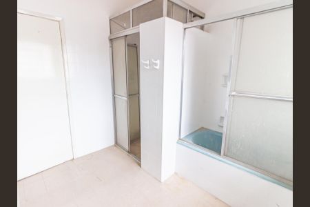 Casa à venda com 220m², 4 quartos e 3 vagas Casa à venda com 220m², 4 quartos e 3 vagasBanheiro 1