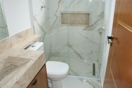 Casa de condomínio para alugar com 158m², 3 quartos e 4 vagasBanheiro Social