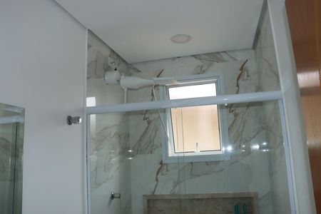 Casa de condomínio para alugar com 158m², 3 quartos e 4 vagasBanheiro da Suíte