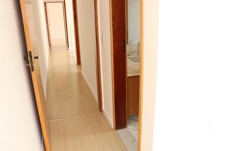 Casa de condomínio para alugar com 158m², 3 quartos e 4 vagasCorredor