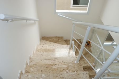 Casa de condomínio para alugar com 158m², 3 quartos e 4 vagasEscada