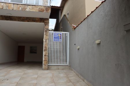 Casa de condomínio para alugar com 158m², 3 quartos e 4 vagasFachada