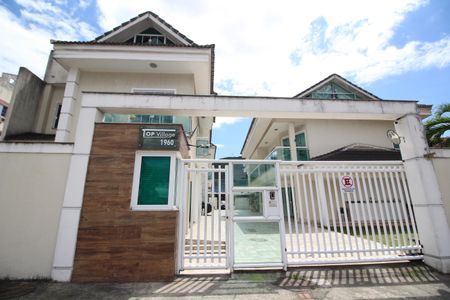 Casa de condomínio à venda com 122m², 3 quartos e 1 vagaFachada