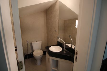 Casa de condomínio à venda com 122m², 3 quartos e 1 vagaLavabo