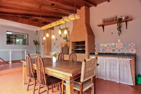 Casa à venda com 390m², 5 quartos e 3 vagasEspaço Gourmet