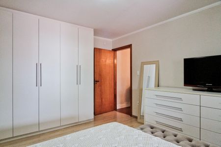 Casa à venda com 390m², 5 quartos e 3 vagasSuíte