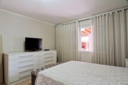 Casa à venda com 390m², 5 quartos e 3 vagasSuíte