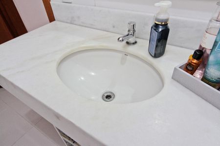 Casa à venda com 390m², 5 quartos e 3 vagasBanheiro da Suíte