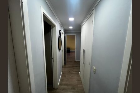 Apartamento à venda com 118m², 4 quartos e 2 vagasCorredor