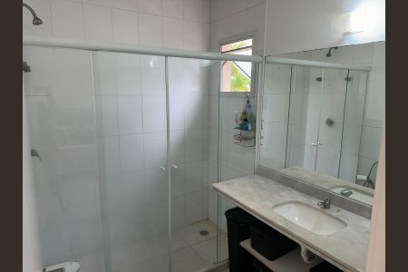 Casa de condomínio à venda com 200m², 3 quartos e 2 vagas Casa de condomínio à venda com 200m², 3 quartos e 2 vagasBanheiro da Suíte 1