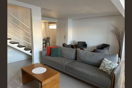 Casa de condomínio à venda com 200m², 3 quartos e 2 vagas Casa de condomínio à venda com 200m², 3 quartos e 2 vagasSala