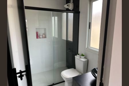 Casa de condomínio à venda com 200m², 3 quartos e 2 vagas Casa de condomínio à venda com 200m², 3 quartos e 2 vagasBanheiro da Suíte 2