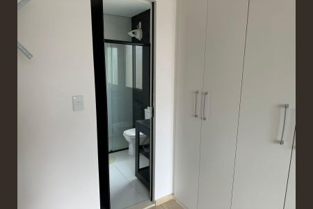 Casa de condomínio à venda com 200m², 3 quartos e 2 vagas Casa de condomínio à venda com 200m², 3 quartos e 2 vagasBanheiro da Suíte 2