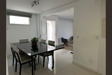 Casa de condomínio à venda com 200m², 3 quartos e 2 vagas Casa de condomínio à venda com 200m², 3 quartos e 2 vagasSala de Jantar