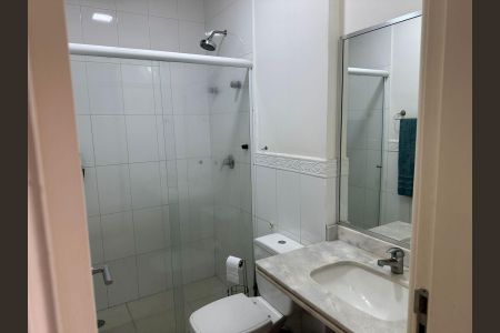 Casa de condomínio à venda com 200m², 3 quartos e 2 vagas Casa de condomínio à venda com 200m², 3 quartos e 2 vagasBanheiro Social