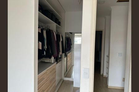 Casa de condomínio à venda com 200m², 3 quartos e 2 vagas Casa de condomínio à venda com 200m², 3 quartos e 2 vagasSuíte 1