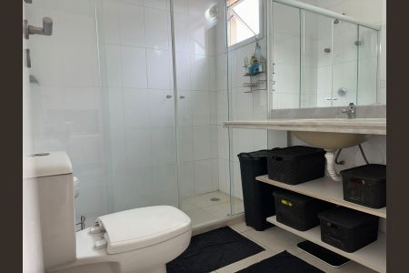 Casa de condomínio à venda com 200m², 3 quartos e 2 vagas Casa de condomínio à venda com 200m², 3 quartos e 2 vagasBanheiro da Suíte 1