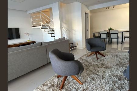 Casa de condomínio à venda com 200m², 3 quartos e 2 vagas Casa de condomínio à venda com 200m², 3 quartos e 2 vagasSala