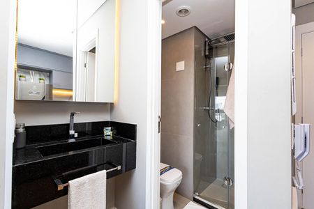 Banheiro de kitnet/studio à venda com 1 quarto, 26m² em Bela Vista, São Paulo