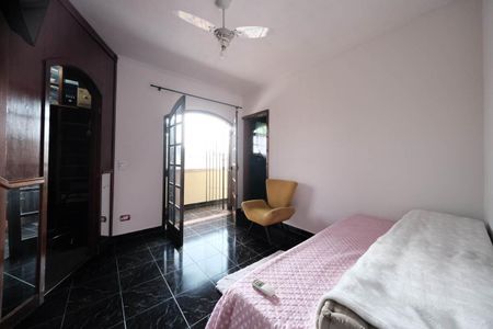 Casa à venda com 191m², 4 quartos e 2 vagasSuíte 2