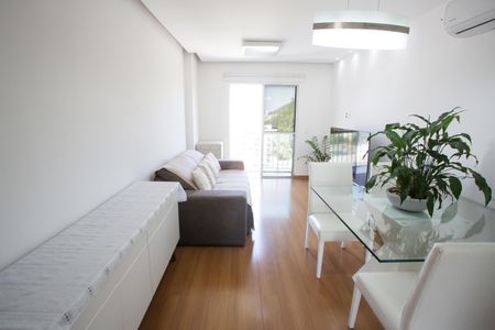 Sala de apartamento à venda com 2 quartos, 69m² em Jacarepaguá, Rio de Janeiro