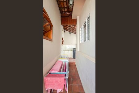 Casa à venda com 300m², 4 quartos e 1 vagaÁrea de Serviço