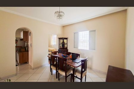 Casa à venda com 300m², 4 quartos e 1 vagaSala de Jantar