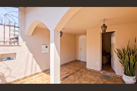 Casa à venda com 300m², 4 quartos e 1 vagaGaragem