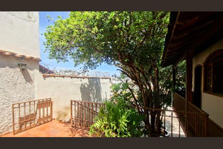 Casa à venda com 300m², 4 quartos e 1 vagaVaranda