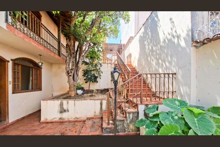 Casa à venda com 300m², 4 quartos e 1 vagaQuintal