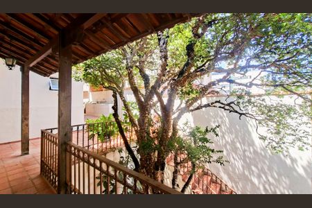 Casa à venda com 300m², 4 quartos e 1 vagaVaranda