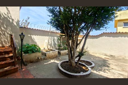 Casa à venda com 300m², 4 quartos e 1 vagaQuintal