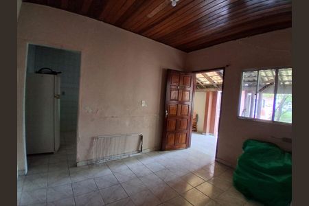 Casa à venda com 250m², 3 quartos e 4 vagas Casa à venda com 250m², 3 quartos e 4 vagasEdícula Sala