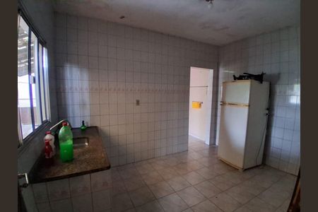 Casa à venda com 250m², 3 quartos e 4 vagas Casa à venda com 250m², 3 quartos e 4 vagasEdícula Cozinha