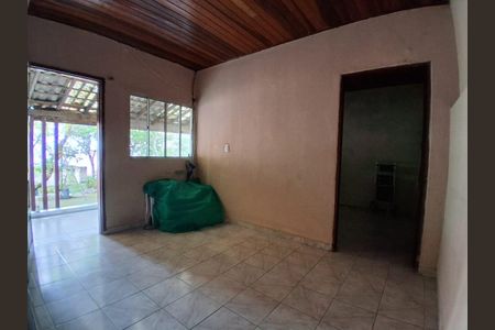 Casa à venda com 250m², 3 quartos e 4 vagas Casa à venda com 250m², 3 quartos e 4 vagasEdícula Sala