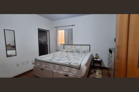 Casa para alugar com 383m², 4 quartos e 3 vagas Casa para alugar com 383m², 4 quartos e 3 vagasSuíte