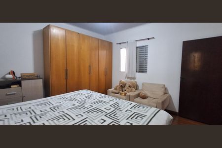 Casa para alugar com 383m², 4 quartos e 3 vagas Casa para alugar com 383m², 4 quartos e 3 vagasSuíte