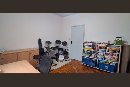 Casa para alugar com 383m², 4 quartos e 3 vagas Casa para alugar com 383m², 4 quartos e 3 vagasQuarto 1