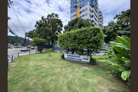 Apartamento à venda com 60m², 2 quartos e 1 vagaFachada