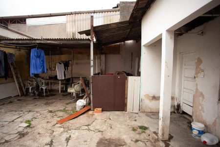 Casa à venda com 100m², 2 quartos e 2 vagas Casa à venda com 100m², 2 quartos e 2 vagasQuintal