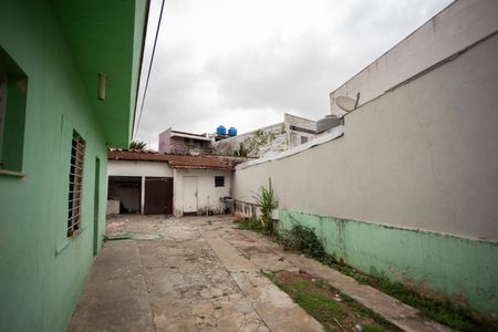 Casa à venda com 100m², 2 quartos e 2 vagas Casa à venda com 100m², 2 quartos e 2 vagasQuintal