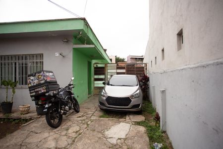 Casa à venda com 100m², 2 quartos e 2 vagas Casa à venda com 100m², 2 quartos e 2 vagasQuintal