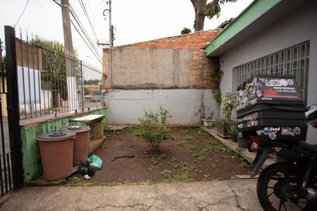 Casa à venda com 100m², 2 quartos e 2 vagas Casa à venda com 100m², 2 quartos e 2 vagasQuintal