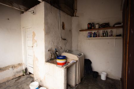 Casa à venda com 100m², 2 quartos e 2 vagas Casa à venda com 100m², 2 quartos e 2 vagasQuintal