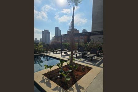 Apartamento à venda com 32m², 1 quarto e sem vagaÁrea comum - Piscina