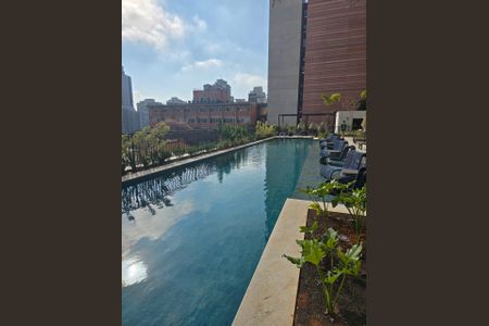 Apartamento à venda com 32m², 1 quarto e sem vagaÁrea comum - Piscina