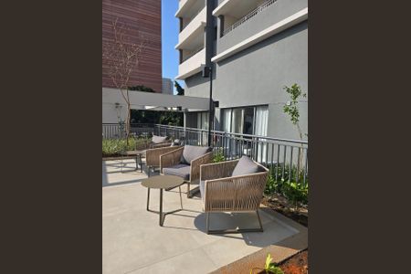 Apartamento à venda com 32m², 1 quarto e sem vagaÁrea comum - Piscina