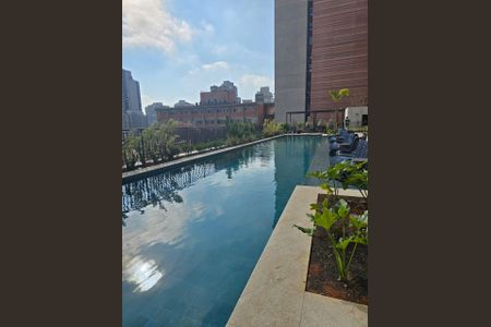 Apartamento à venda com 32m², 1 quarto e sem vagaÁrea comum - Piscina