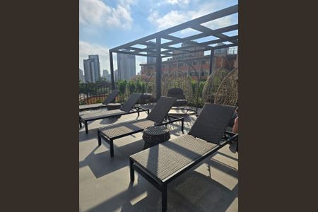 Apartamento à venda com 32m², 1 quarto e sem vagaÁrea comum - Piscina